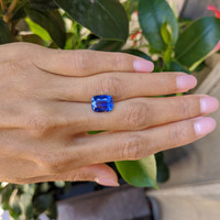 5.55 Ct. Blue Sapphire from Ceylon (Sri Lanka) Life Style