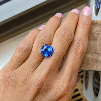 6.17 Ct. Blue Sapphire from Ceylon (Sri Lanka) Life Style