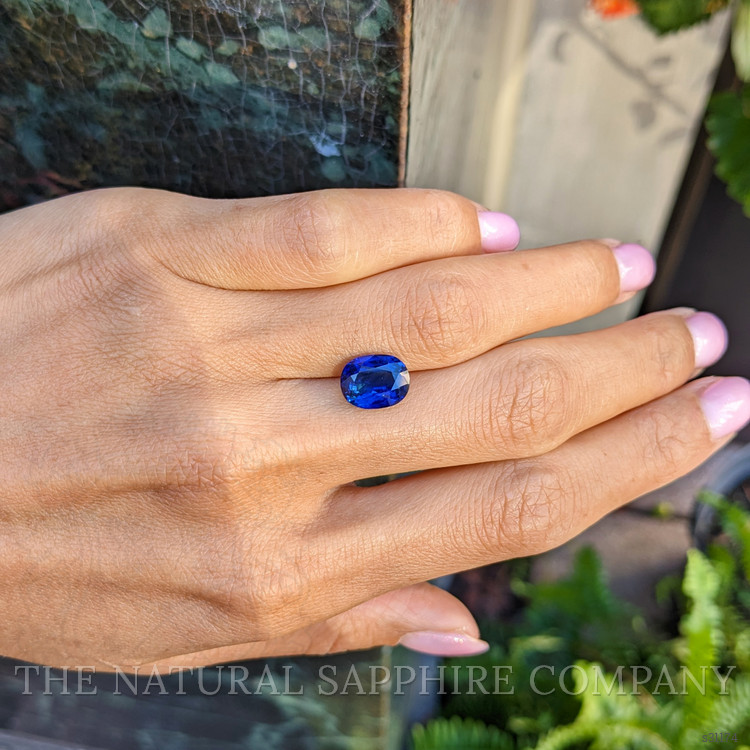 4.33 Ct. Blue Sapphire from Ceylon (Sri Lanka)