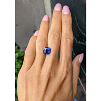 4.04 Ct. Blue Sapphire from Ceylon (Sri Lanka) Life Style