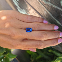 4.03 Ct. Blue Sapphire from Ceylon (Sri Lanka) Life Style