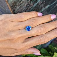 4.56 Ct. Blue Sapphire from Ceylon (Sri Lanka) Life Style