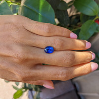 3.16 Ct. Blue Sapphire from Ceylon (Sri Lanka) Life Style