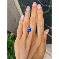 3.96 Ct. Blue Sapphire from Ceylon (Sri Lanka) Life Style
