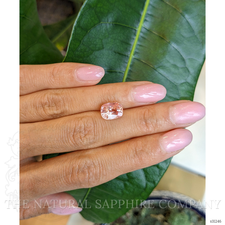 3.98 Ct. Padparadscha Sapphire from Ceylon (Sri Lanka)