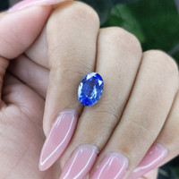 3.01 Ct. Blue Sapphire from Ceylon (Sri Lanka) Life Style