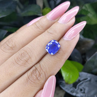 5.04 Ct. Blue Sapphire from Ceylon (Sri Lanka) Life Style