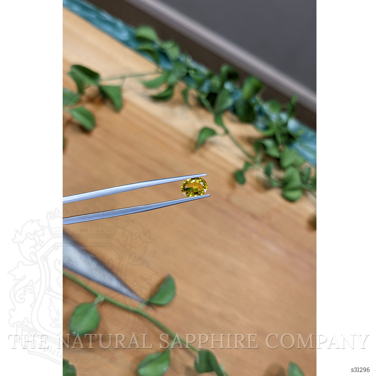 1.33 Ct. Yellow Sapphire from Ceylon (Sri Lanka)