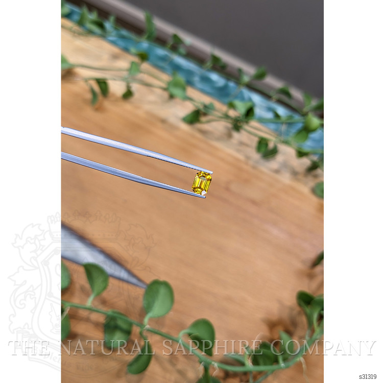 1.21 Ct. Orangish Yellow Sapphire from Ceylon (Sri Lanka)