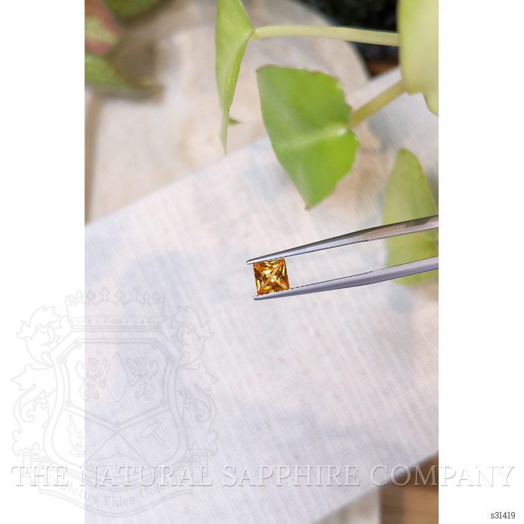 1.01 Ct. Reddish Orange Sapphire from Ceylon (Sri Lanka)