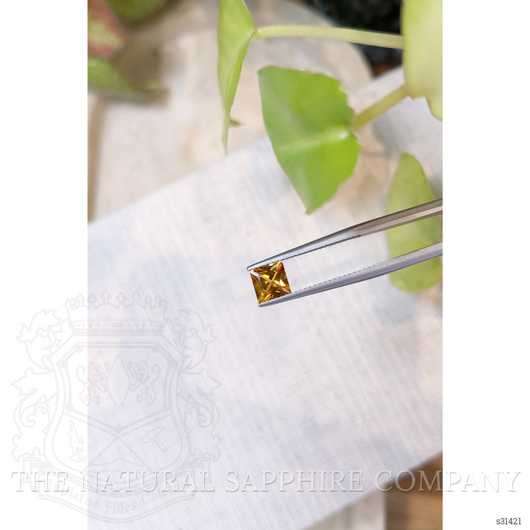 1.00 Ct. Yellowish Orange Sapphire from Ceylon (Sri Lanka)