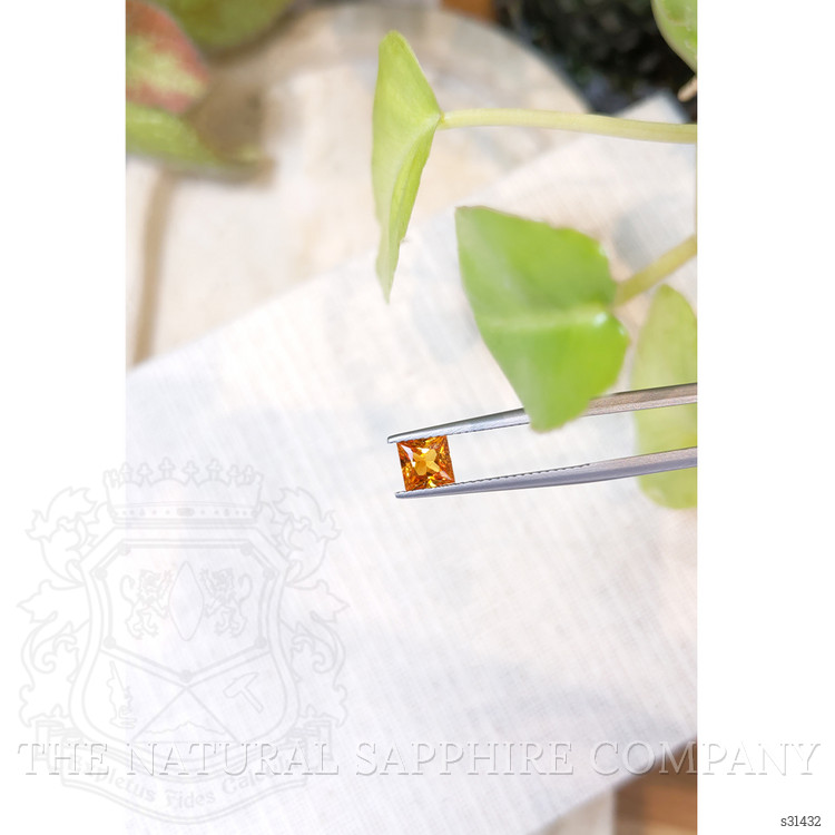 0.95 Ct. Orange Sapphire from Ceylon (Sri Lanka)