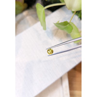 0.91 Ct. Yellow Sapphire from Ceylon (Sri Lanka) Life Style