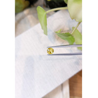 1.00 Ct. Orangish Yellow Sapphire from Ceylon (Sri Lanka) Life Style