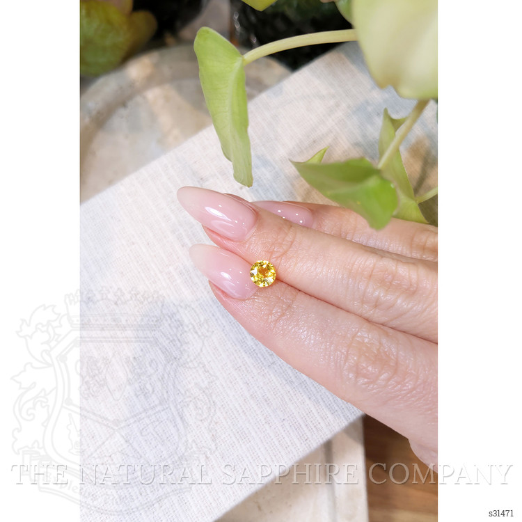 1.00 Ct. Orangish Yellow Sapphire from Ceylon (Sri Lanka)