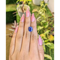 5.59 Ct. Blue Sapphire from Ceylon (Sri Lanka) Life Style