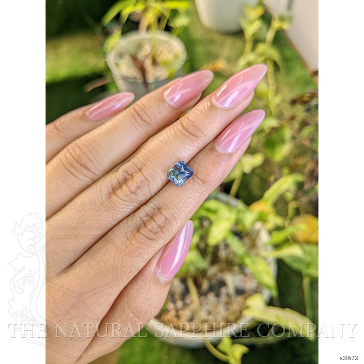 3.07 Ct. Bi Color Sapphire from Ceylon (Sri Lanka)