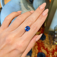 3.15 Ct. Blue Sapphire from Ceylon (Sri Lanka) Life Style