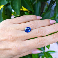 4.05 Ct. Blue Sapphire from Ceylon (Sri Lanka) Life Style