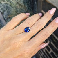3.55 Ct. Blue Sapphire from Ceylon (Sri Lanka) Life Style