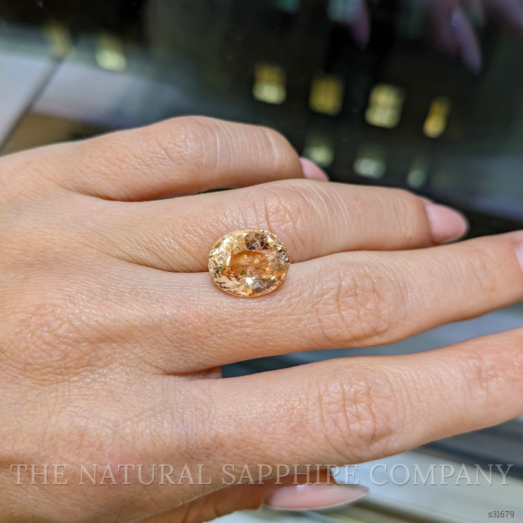 8.56 Ct. Padparadscha Sapphire from Ceylon (Sri Lanka)