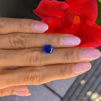 3.51 Ct. Blue Sapphire from Ceylon (Sri Lanka) Life Style