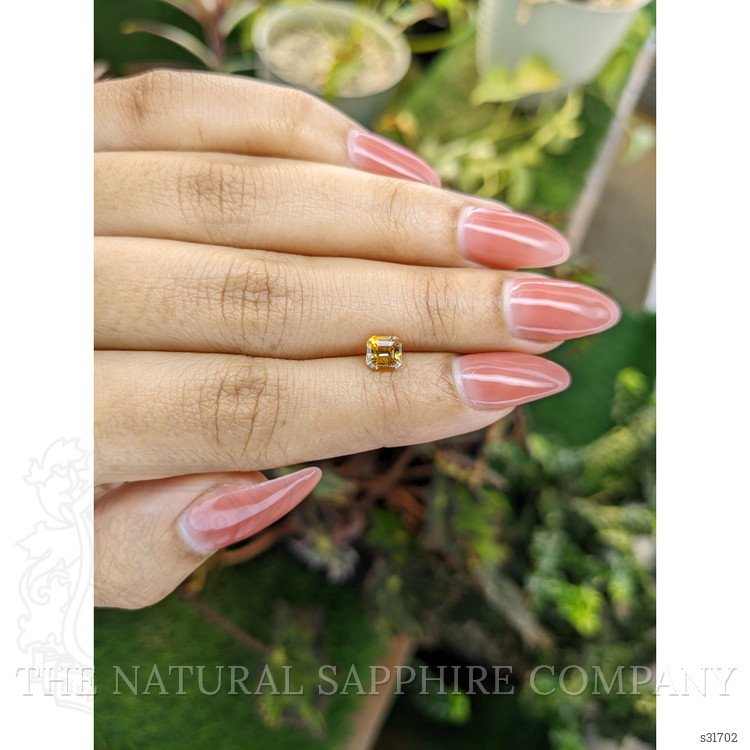 1.05 Ct. Yellowish Orange Sapphire from Ceylon (Sri Lanka)