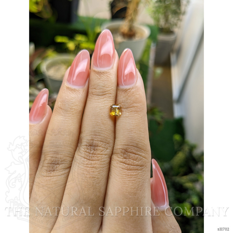 1.05 Ct. Yellowish Orange Sapphire from Ceylon (Sri Lanka)