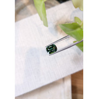 4.04 Ct. Bluish Green Sapphire from Ceylon (Sri Lanka) Life Style