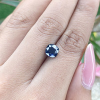 2.04 Ct. Blue Sapphire from Tanzania Life Style