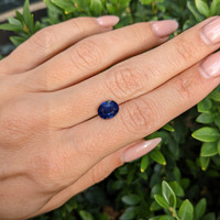3.04 Ct. Blue Sapphire from Ceylon (Sri Lanka) Life Style