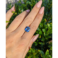 5.03 Ct. Blue Sapphire from Ceylon (Sri Lanka) Life Style