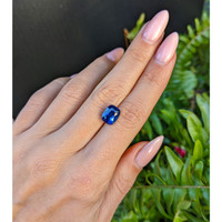 5.03 Ct. Blue Sapphire from Ceylon (Sri Lanka) Life Style