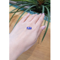 4.73 Ct. Blue Sapphire from Ceylon (Sri Lanka) Life Style