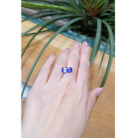 4.73 Ct. Blue Sapphire from Ceylon (Sri Lanka) Life Style