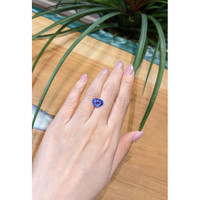 4.55 Ct. Blue Sapphire from Ceylon (Sri Lanka) Life Style