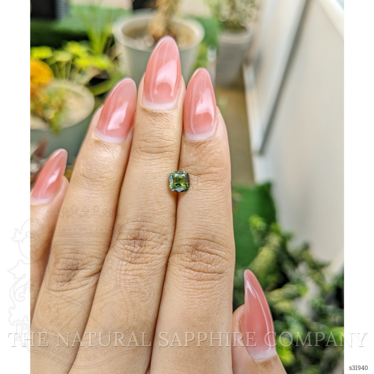 1.07 Ct. Yellowish Green Sapphire from Ceylon (Sri Lanka)