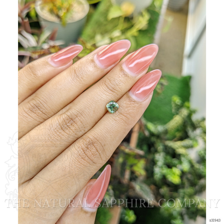 1.00 Ct. Green Sapphire from Ceylon (Sri Lanka)