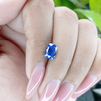 2.10 Ct. Blue Sapphire from Ceylon (Sri Lanka) Life Style