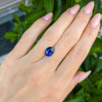 3.02 Ct. Blue Sapphire from Ceylon (Sri Lanka) Life Style