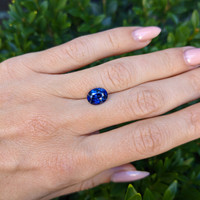 3.02 Ct. Blue Sapphire from Ceylon (Sri Lanka) Life Style