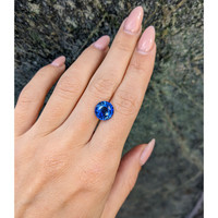 5.12 Ct. Blue Sapphire from Ceylon (Sri Lanka) Life Style