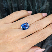 6.22 Ct. Blue Sapphire from Ceylon (Sri Lanka) Life Style