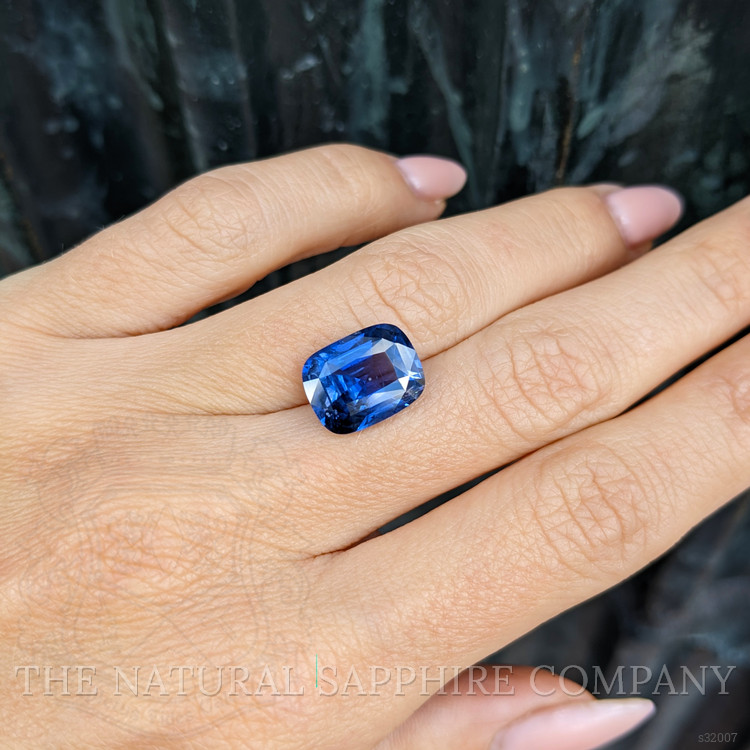 6.22 Ct. Blue Sapphire from Ceylon (Sri Lanka)