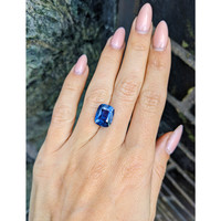 6.22 Ct. Blue Sapphire from Ceylon (Sri Lanka) Life Style