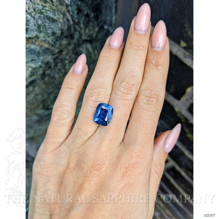 6.22 Ct. Blue Sapphire from Ceylon (Sri Lanka)