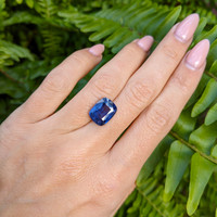 6.22 Ct. Blue Sapphire from Ceylon (Sri Lanka) Life Style