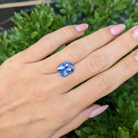 5.44 Ct. Blue Sapphire from Ceylon (Sri Lanka) Life Style
