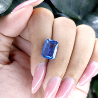 5.54 Ct. Blue Sapphire from Ceylon (Sri Lanka) Life Style