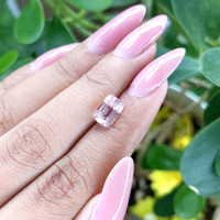 3.01 Ct. Pink Sapphire from Ceylon (Sri Lanka) Life Style